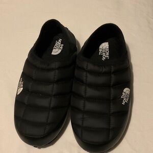 The North Face Quilted Black Slippers
